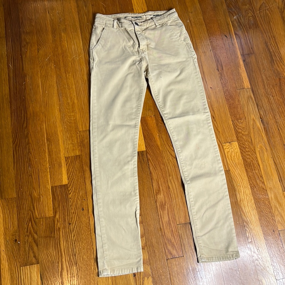 Women’s Levi’s straight leg tan pants size small used in good condition